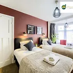 Low Rate Near Coventry College & Warwickshire Hospital -3 Bedroom House With Ensuite Bathroom With Free Netflix, Wi-Fi, Parking & Garden, - Dsc